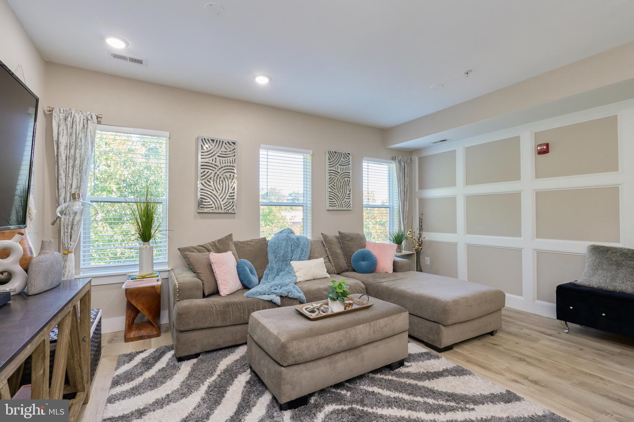 1206 Longfellow St NW #4