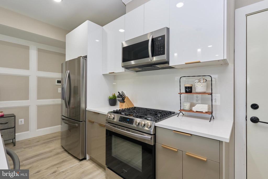 1206 Longfellow St NW #4