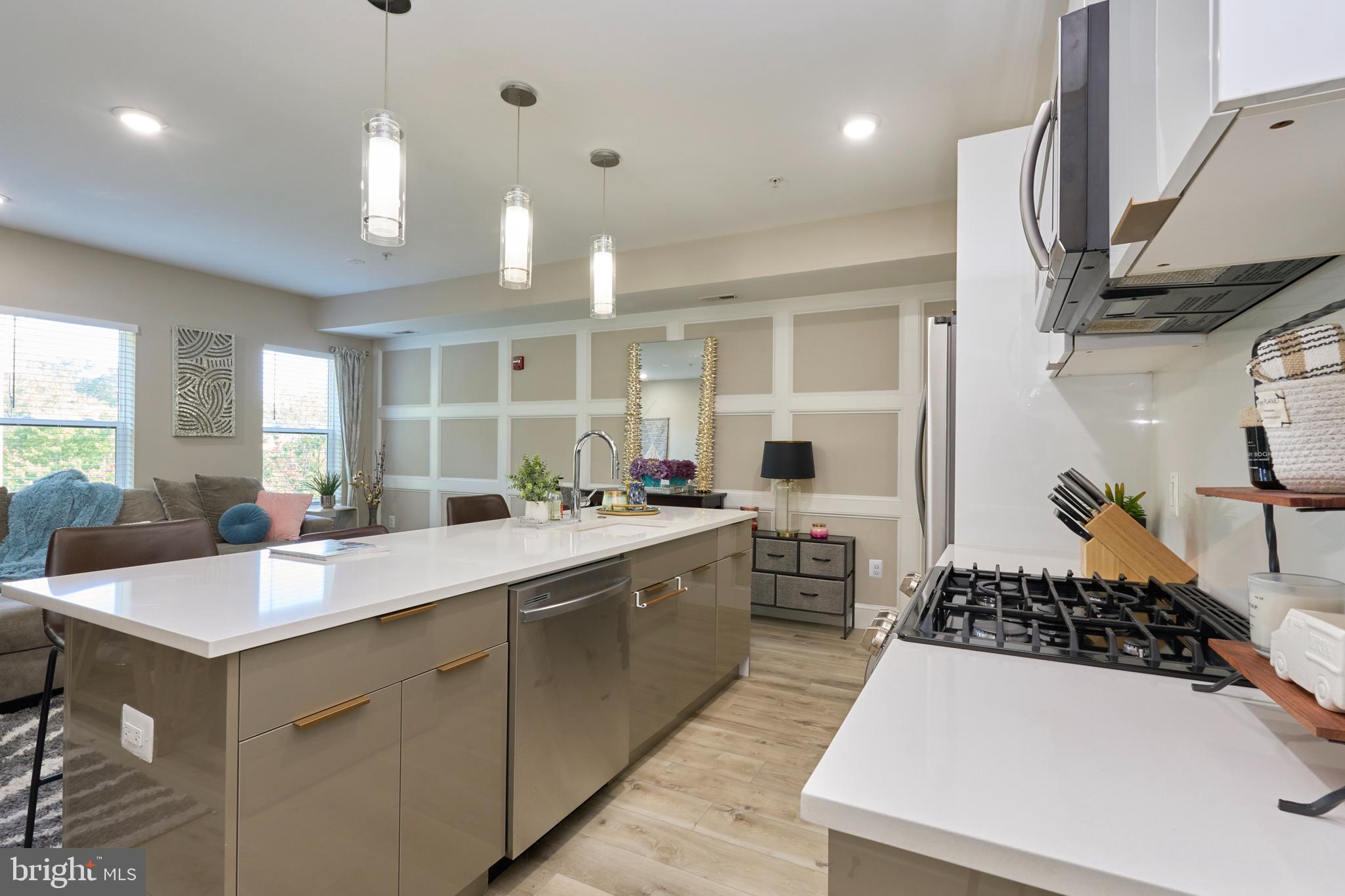 1206 Longfellow St NW #4