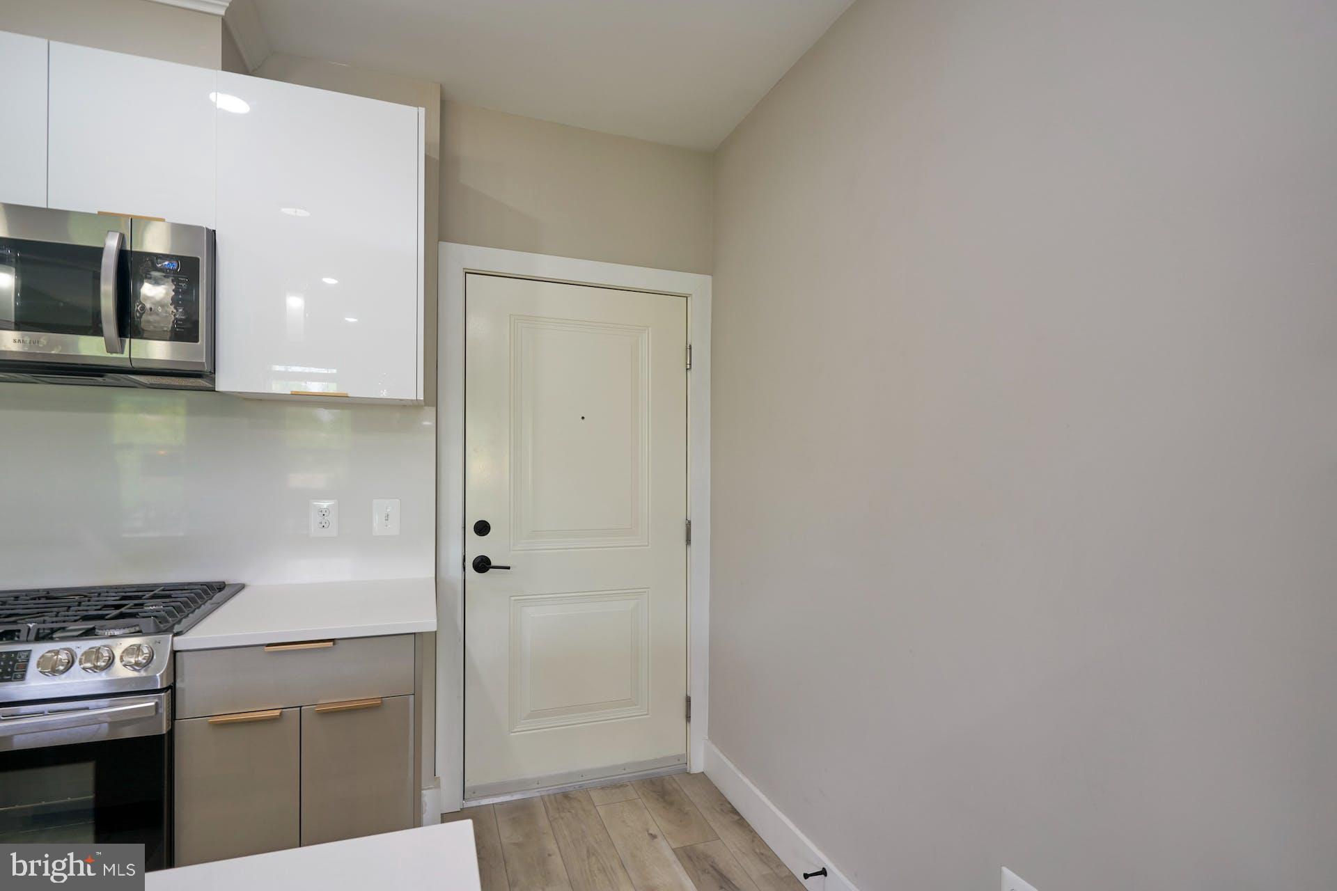 1206 Longfellow St NW #4
