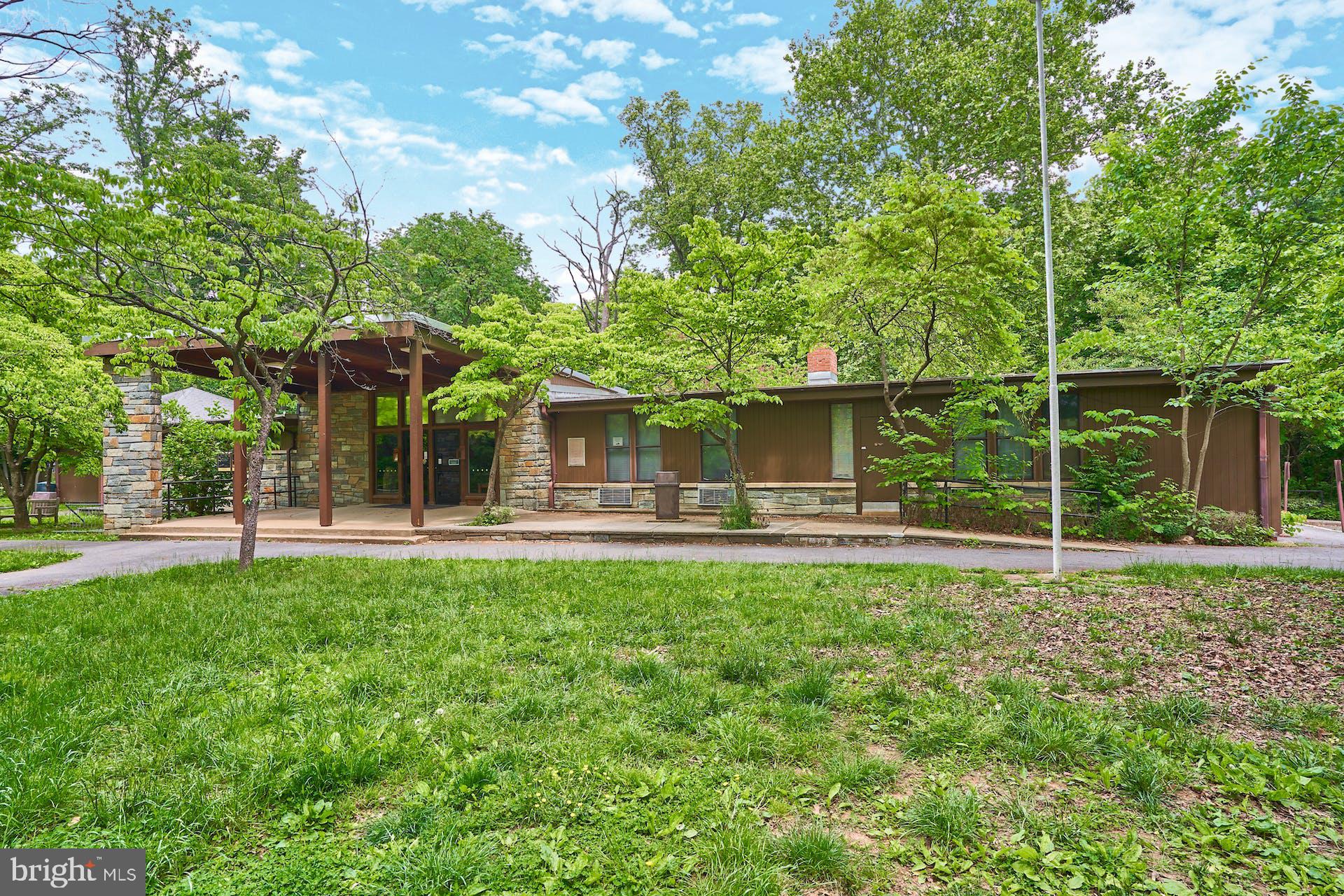 1206 Longfellow St NW #4
