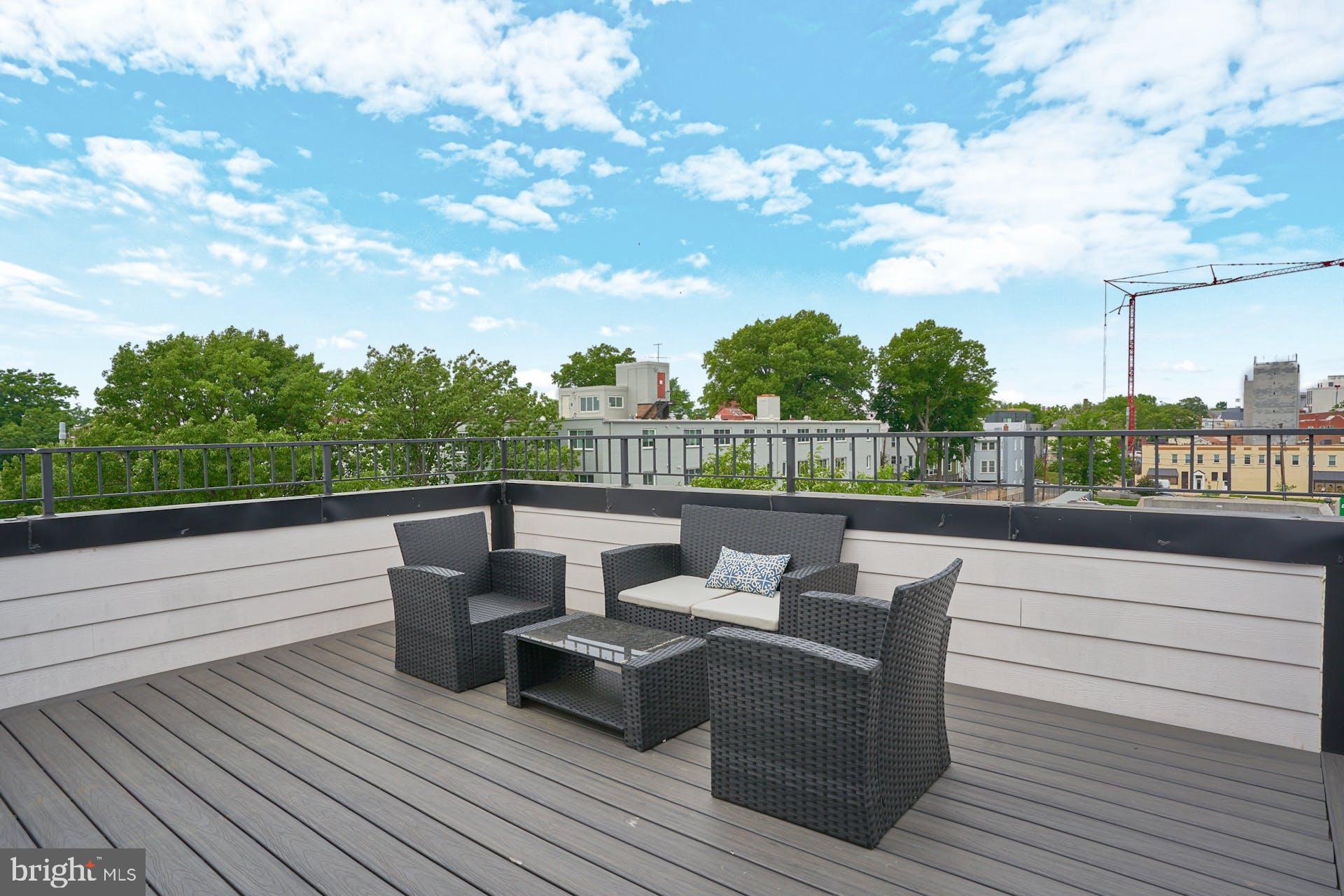 1206 Longfellow St NW #4
