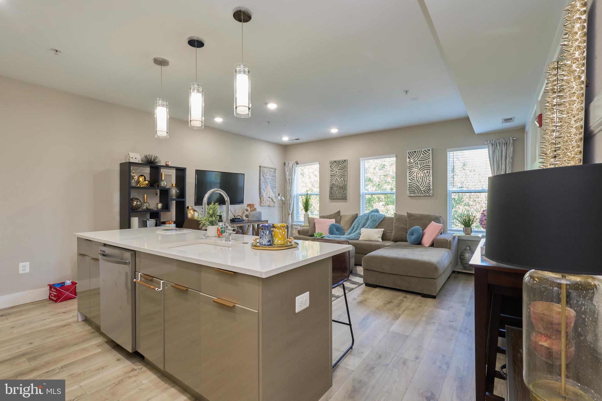 1206 Longfellow St NW #4