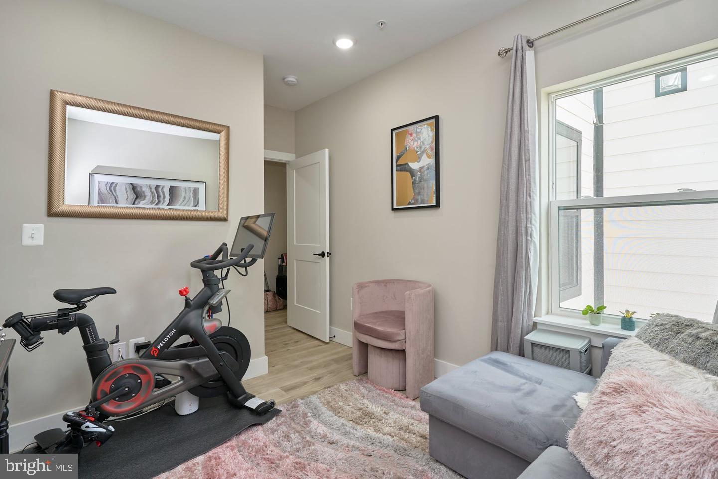 1206 Longfellow St NW #4