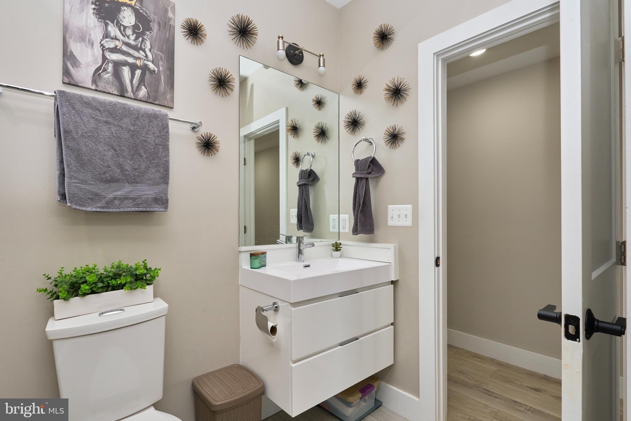 1206 Longfellow St NW #4