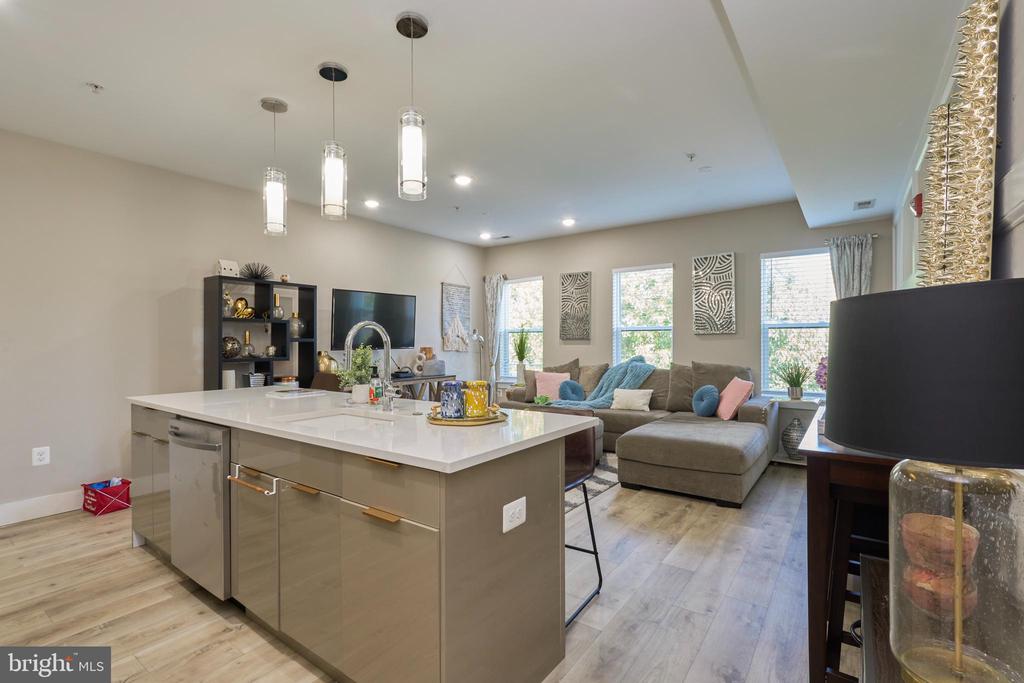 1206 Longfellow St NW #4