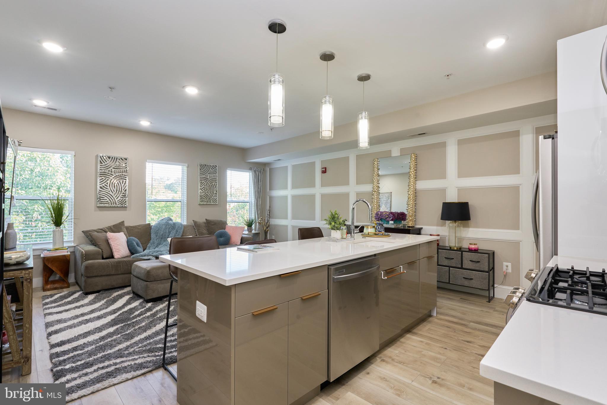 1206 Longfellow St NW #4