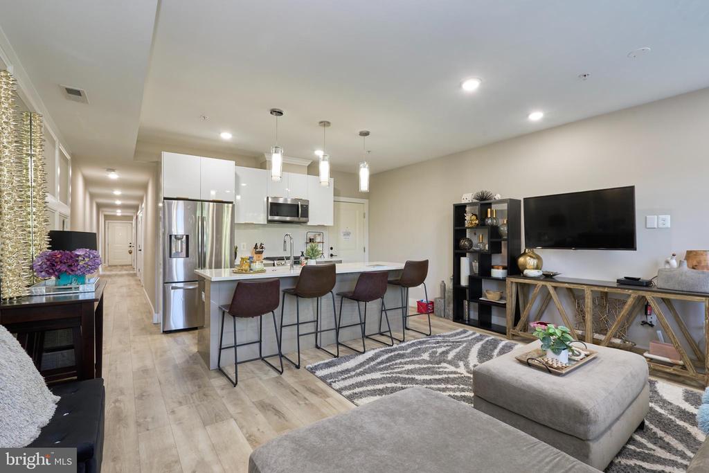 1206 Longfellow St NW #4