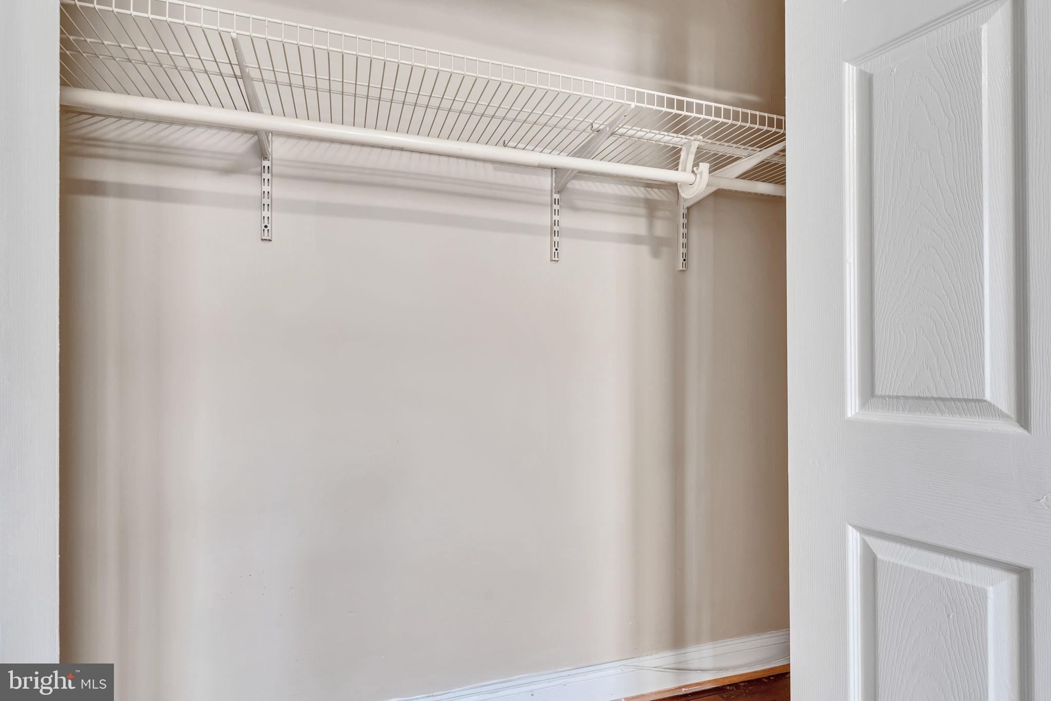 912 Barnaby St SE #101