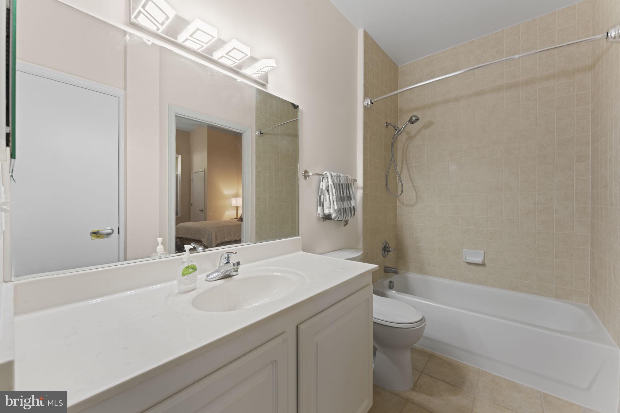 355 I STREET SW S104