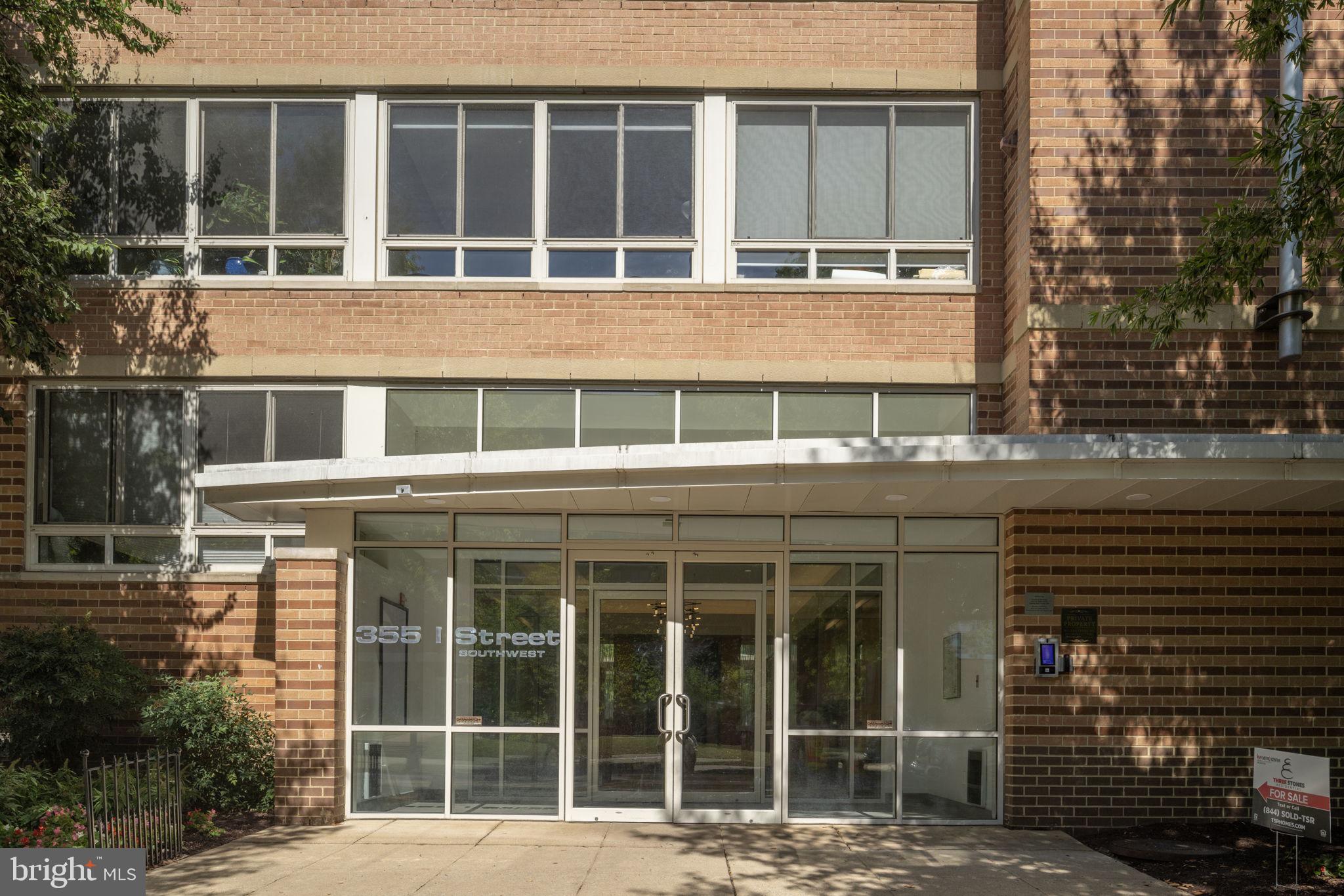 355 I STREET SW S104
