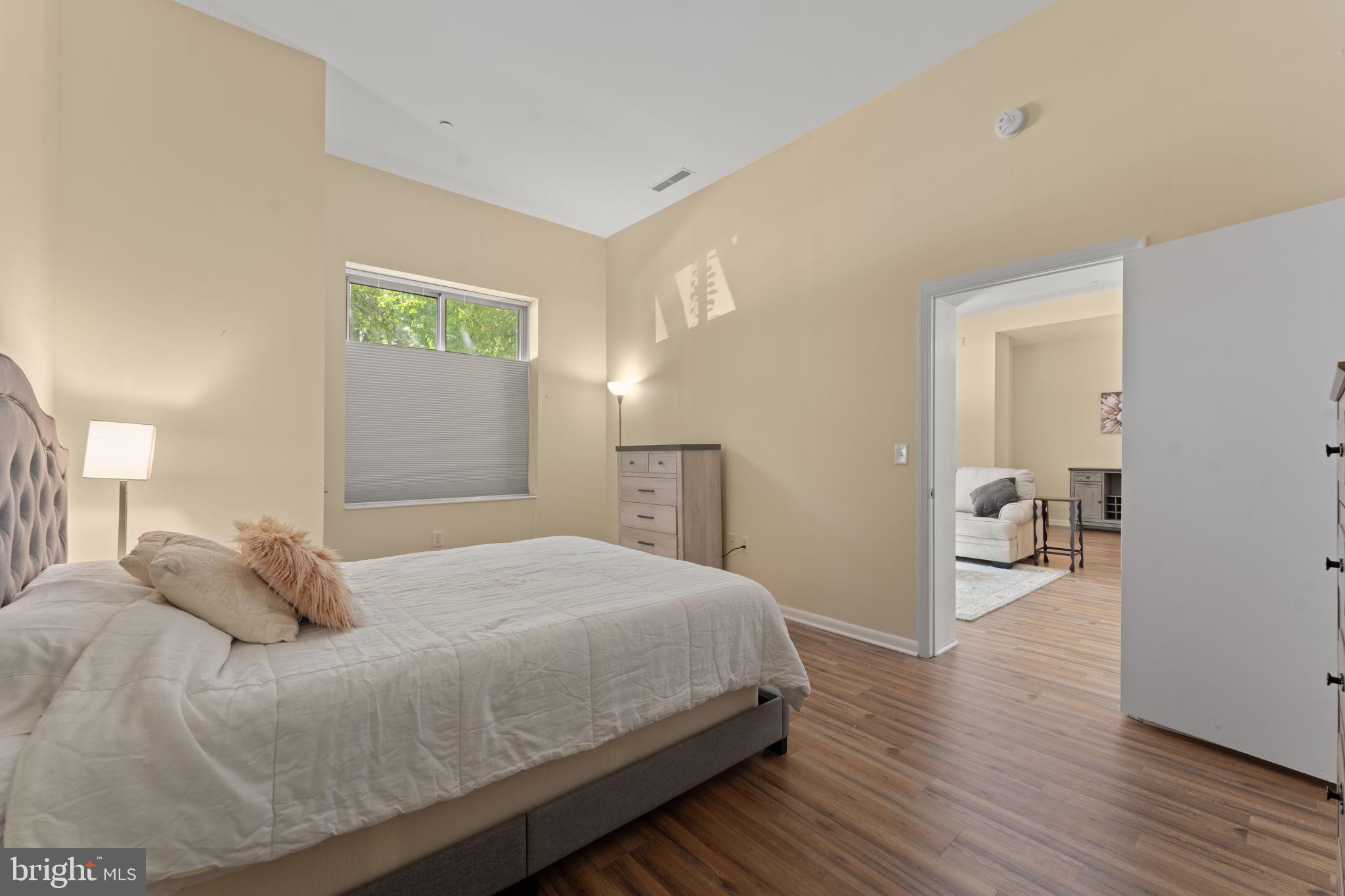 355 I STREET SW S104