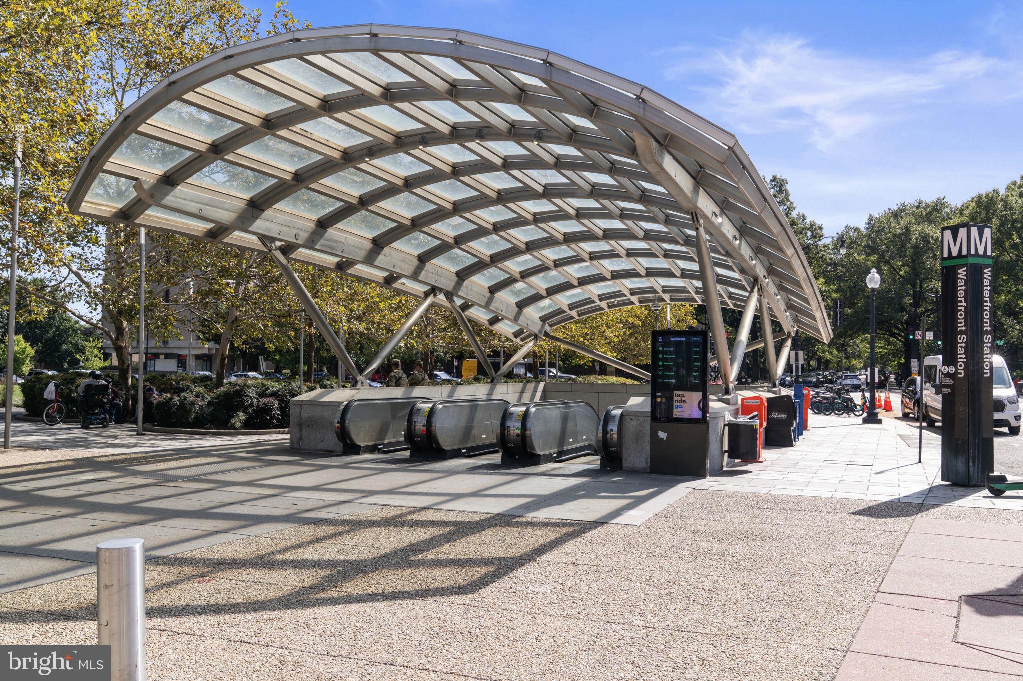 355 I STREET SW S104