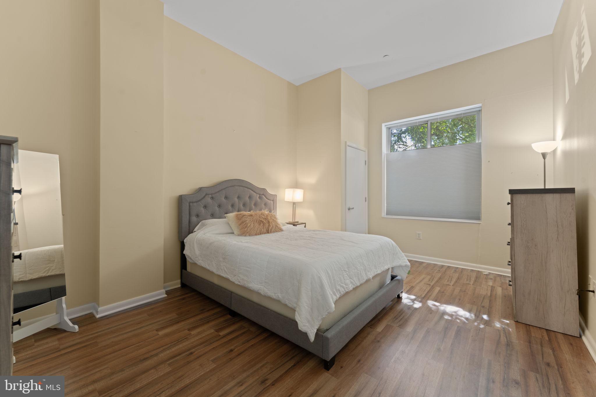 355 I STREET SW S104