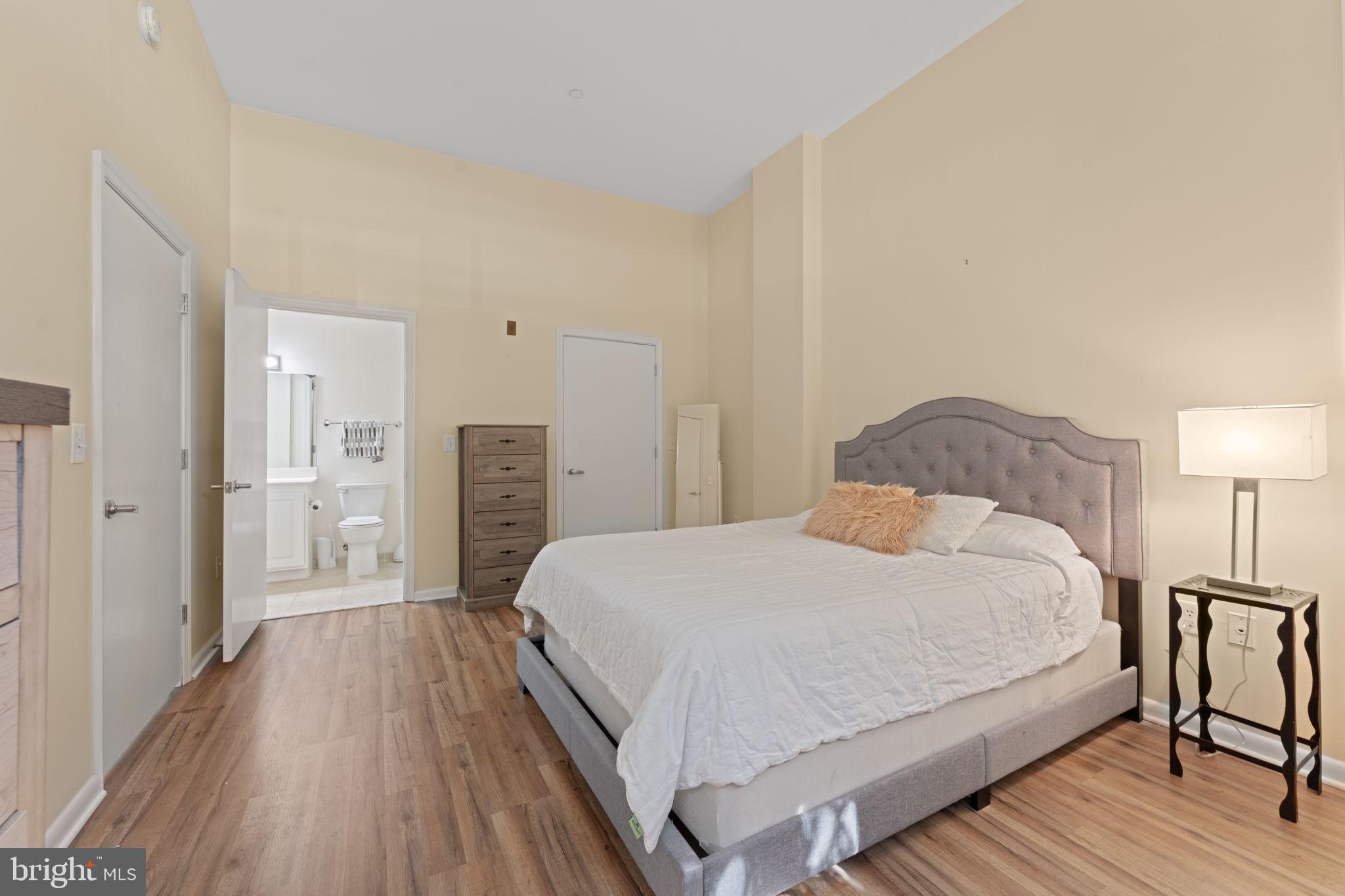 355 I STREET SW S104