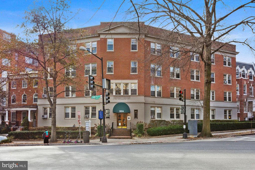2854 CONNECTICUT AVENUE NW 30