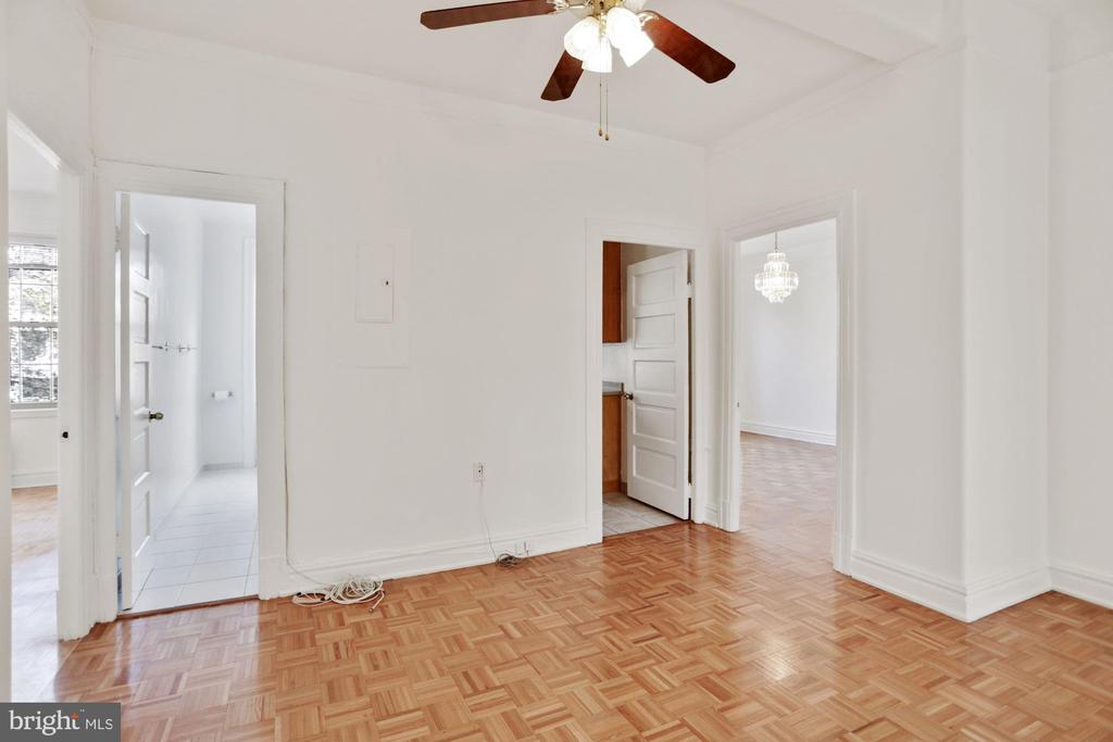 2854 CONNECTICUT AVENUE NW 30