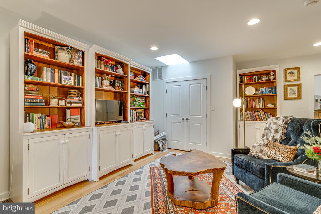 36 RHODE ISLAND AVENUE NW