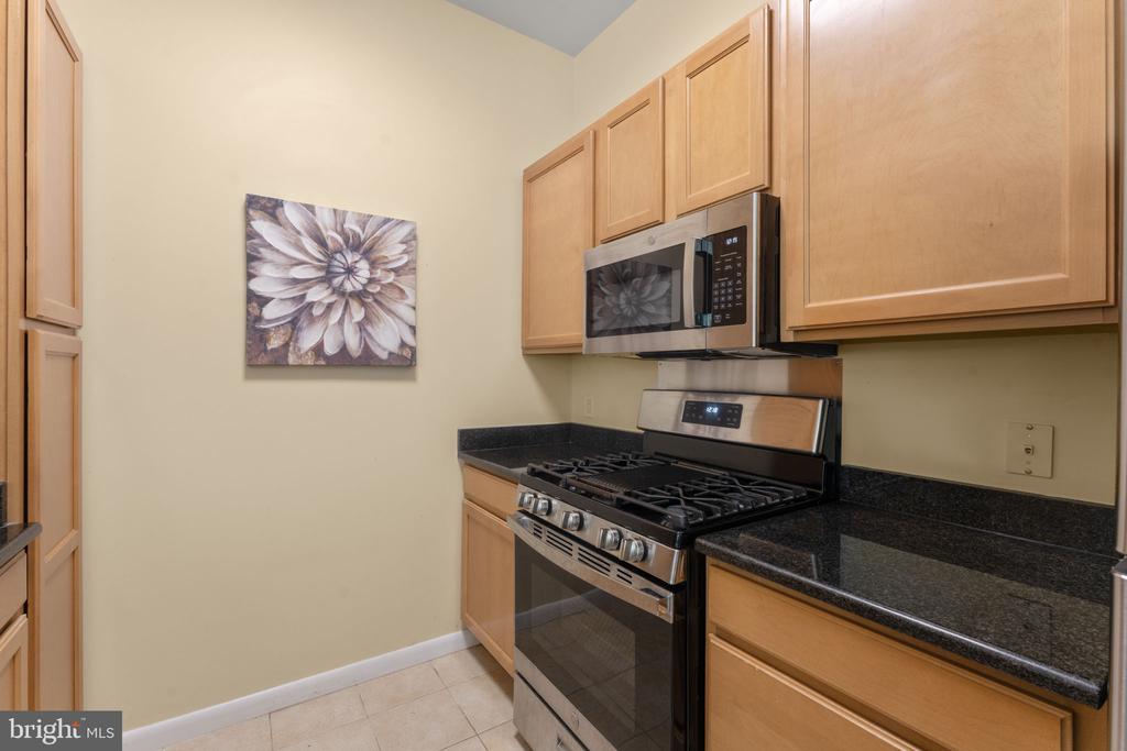355 I STREET SW S104