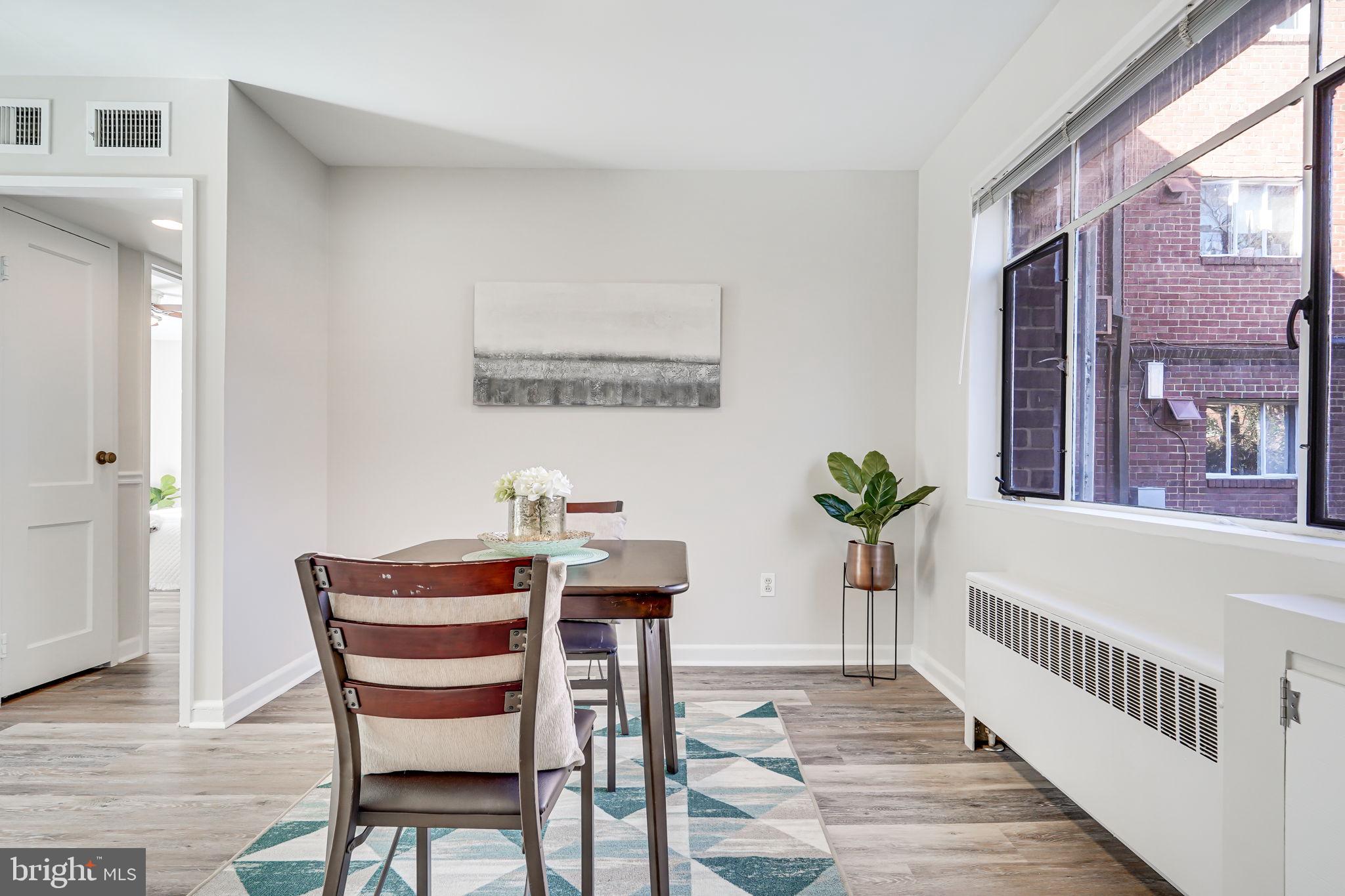 10413 Montrose Ave #101