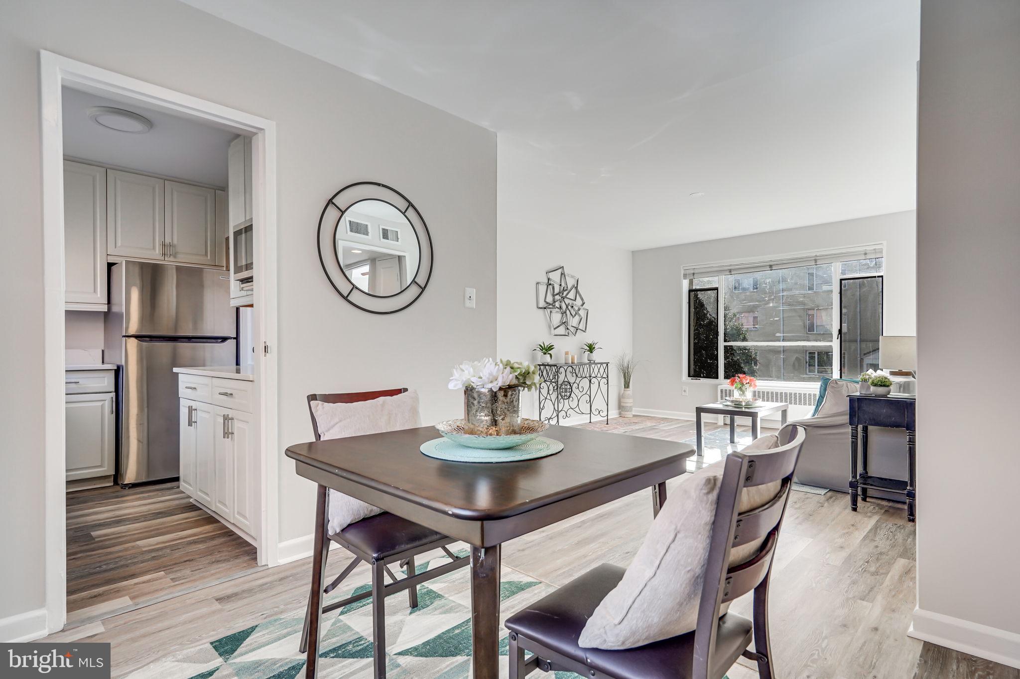 10413 Montrose Ave #101