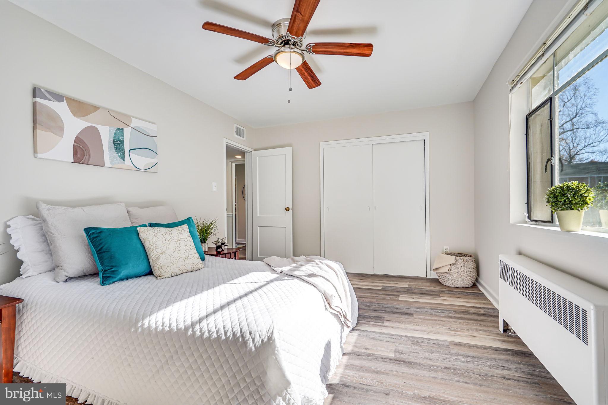 10413 Montrose Ave #101