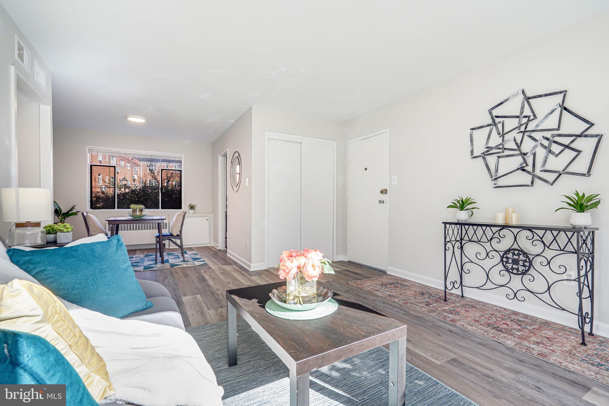 10413 Montrose Ave #101