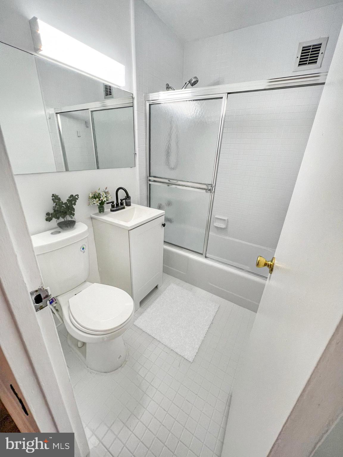 1111 Arlington Blvd #935