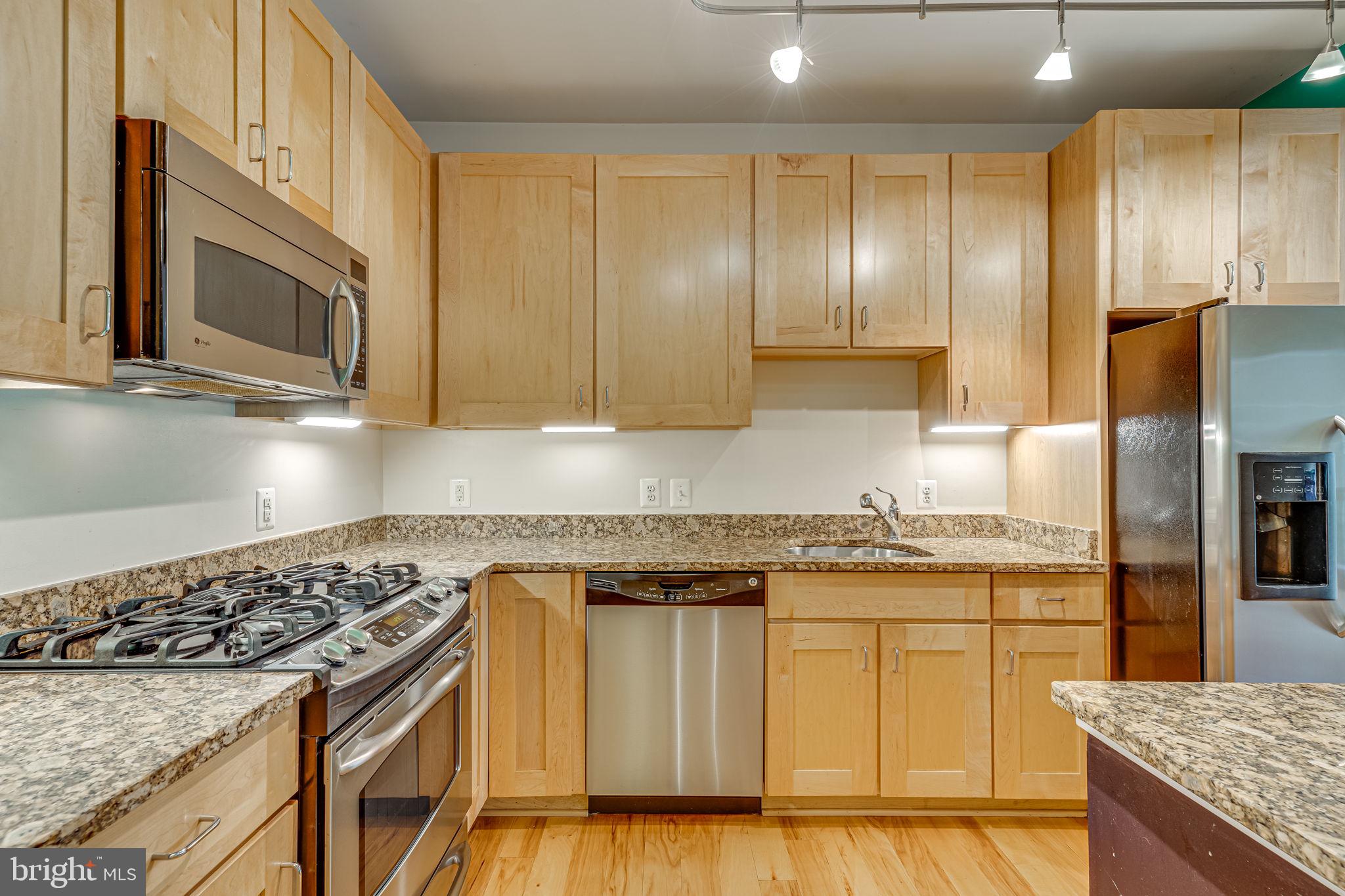 2200 N WESTMORELAND ST #229