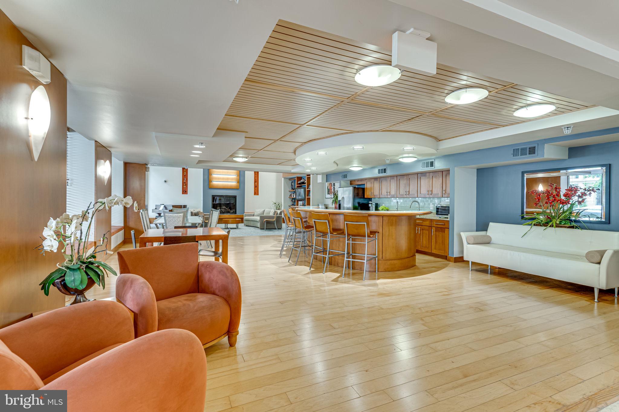 2200 N WESTMORELAND ST #229