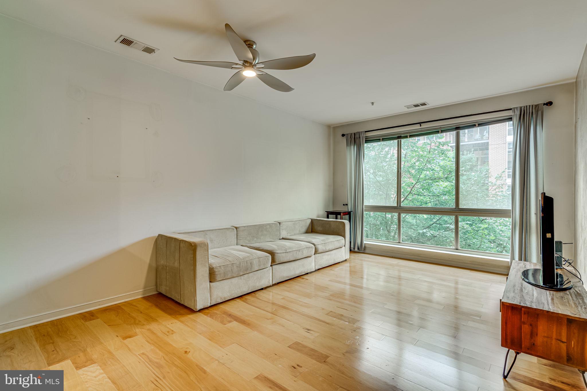 2200 N WESTMORELAND ST #229