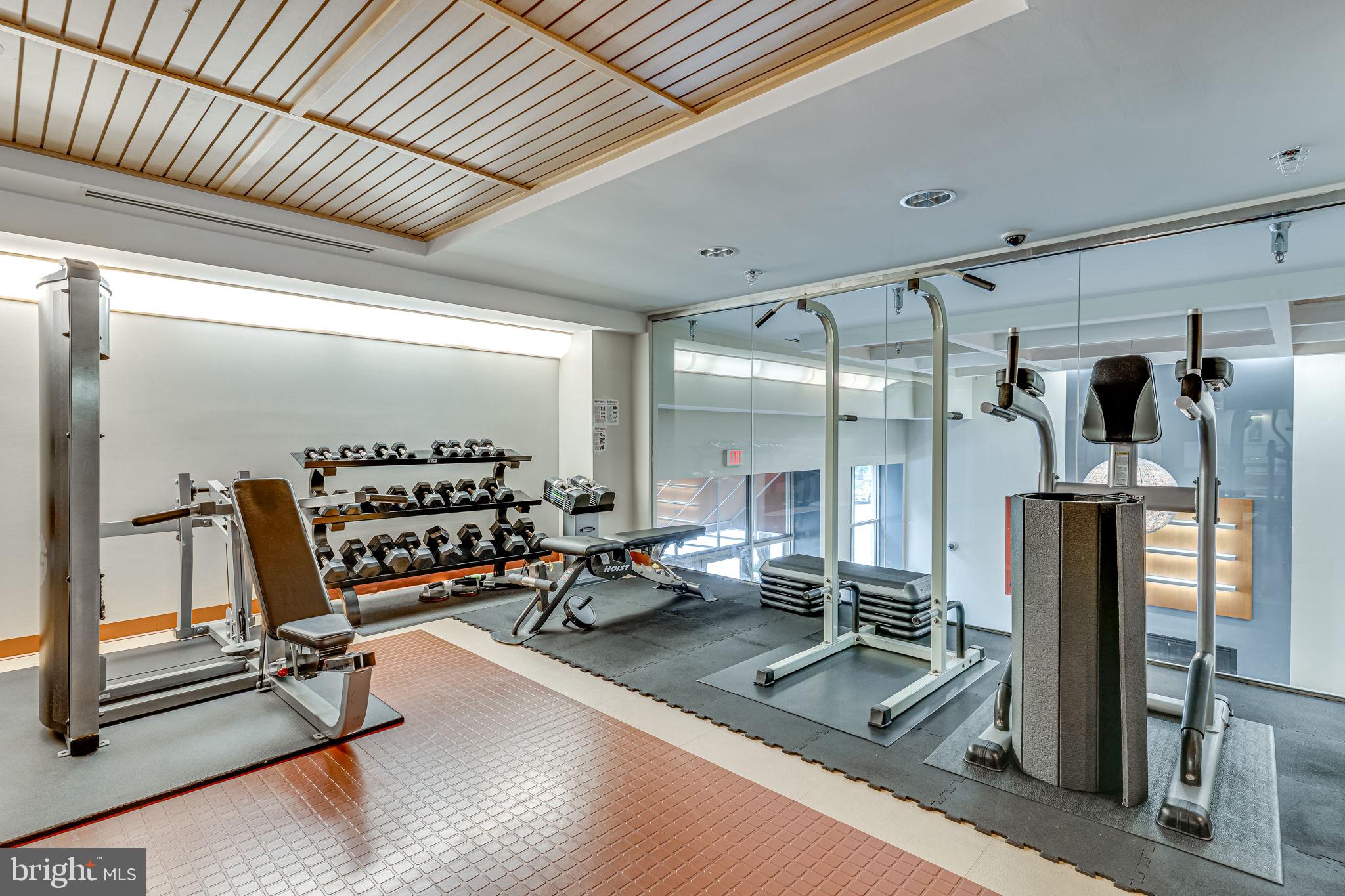 2200 N WESTMORELAND ST #229