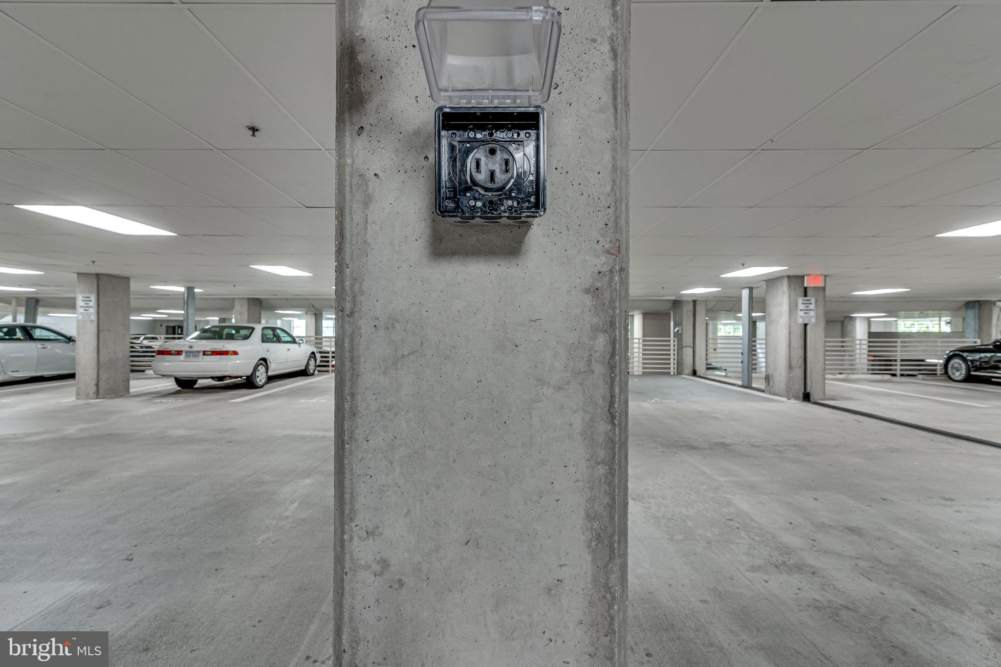 2200 N WESTMORELAND ST #229