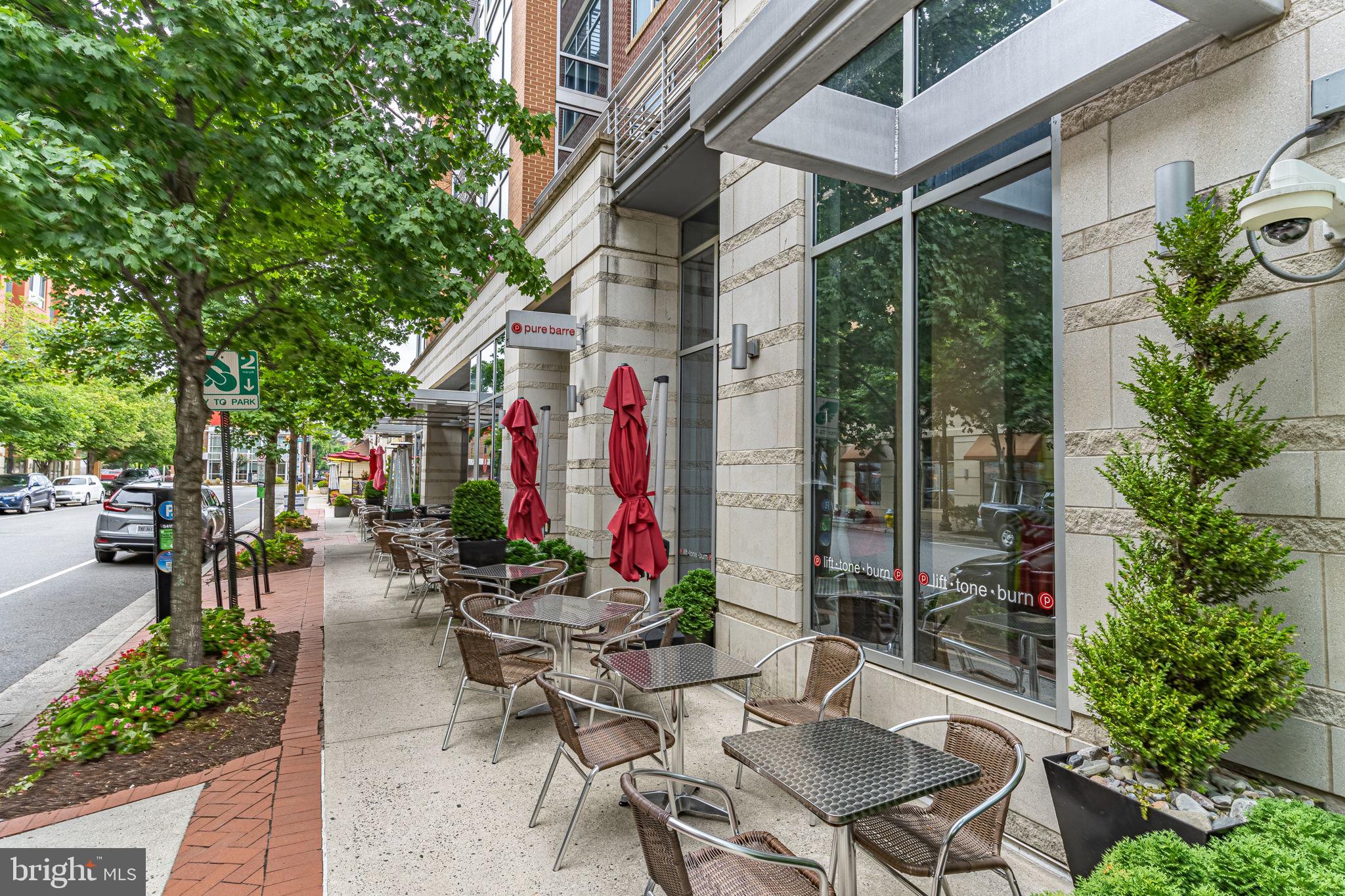 2200 N WESTMORELAND ST #229