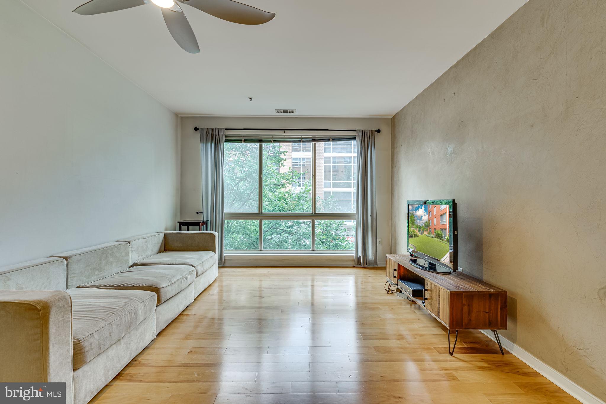 2200 N WESTMORELAND ST #229