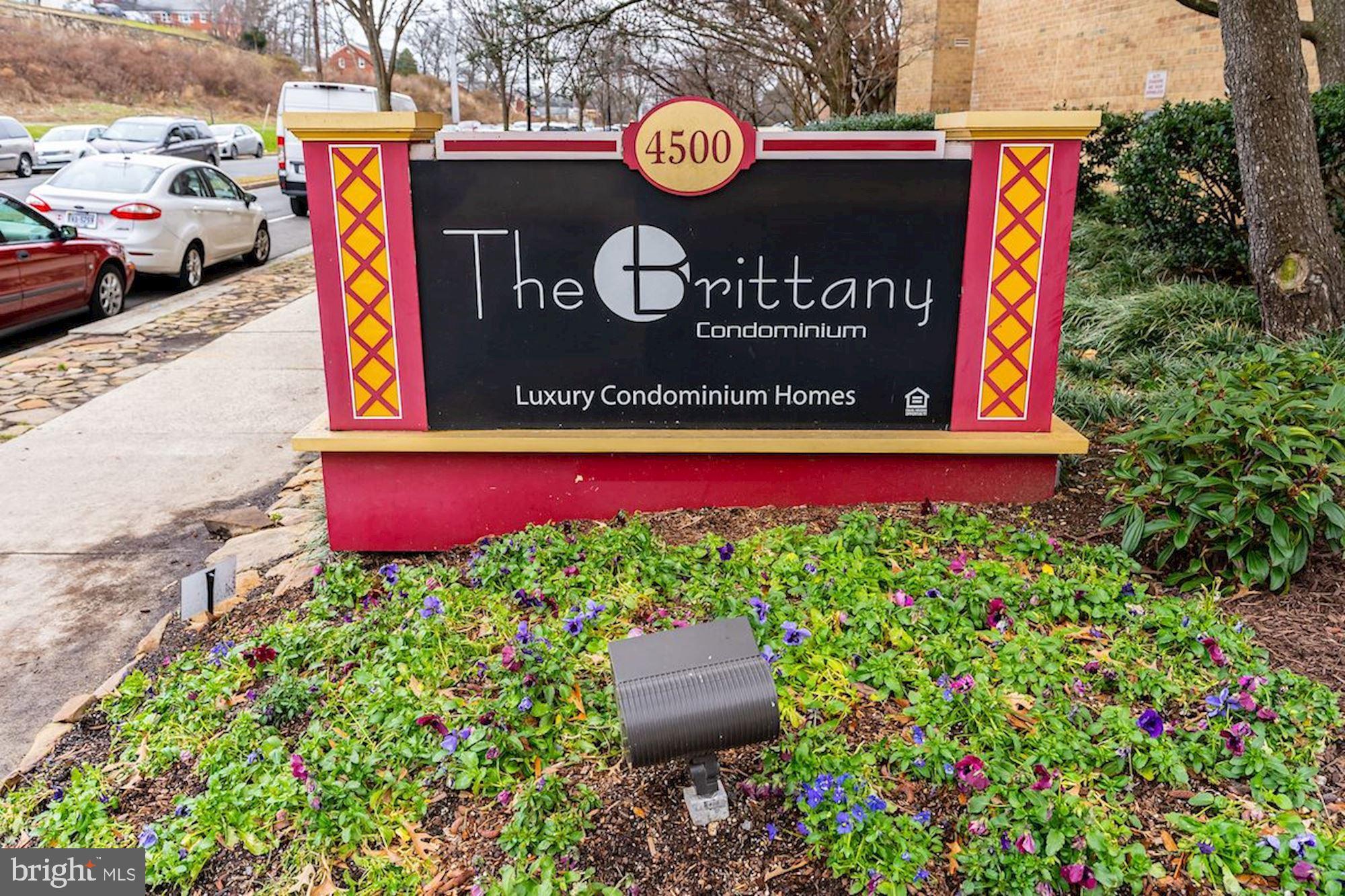 4500 S Four Mile Run Dr #1006