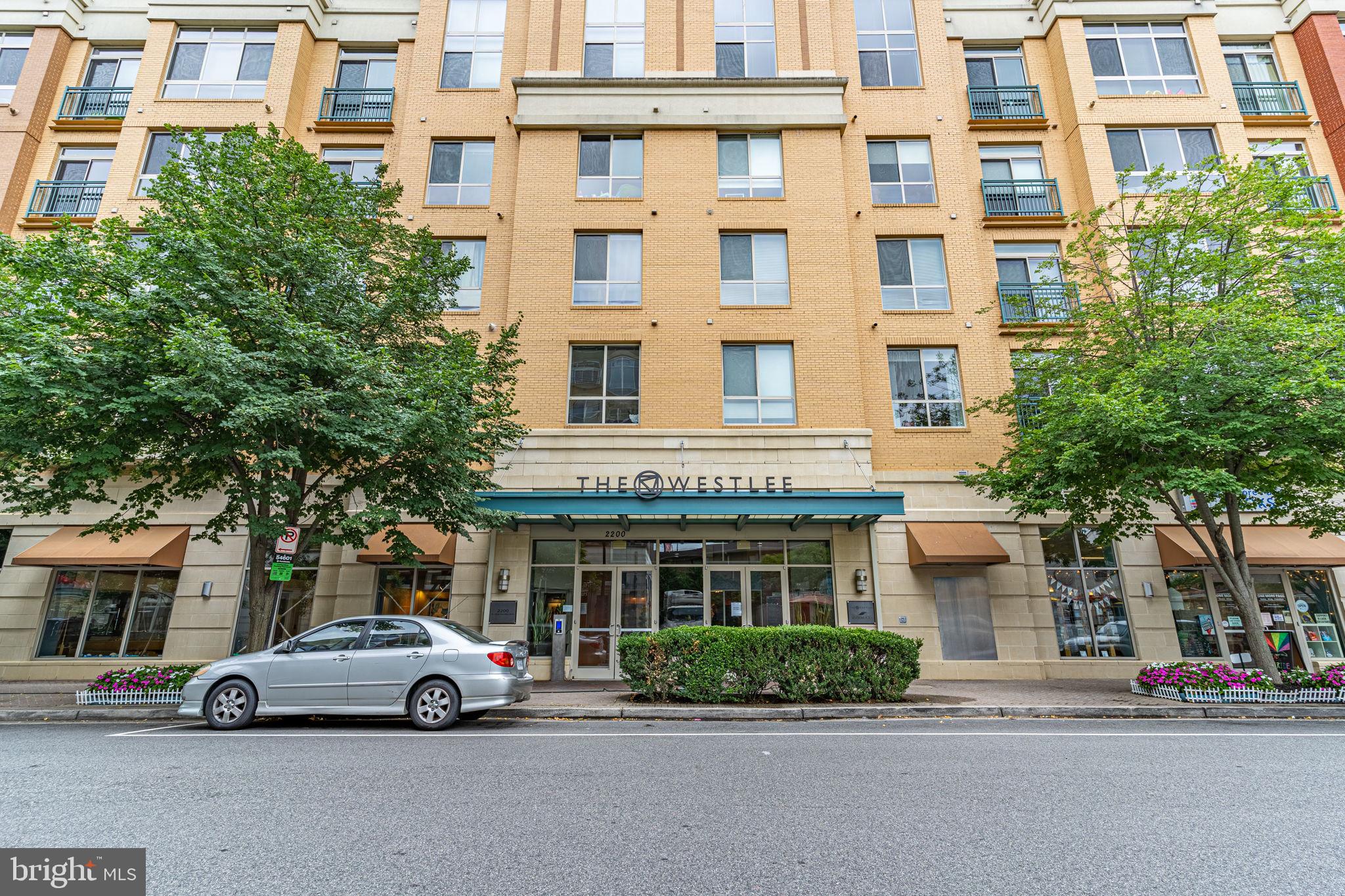 2200 N WESTMORELAND ST #229