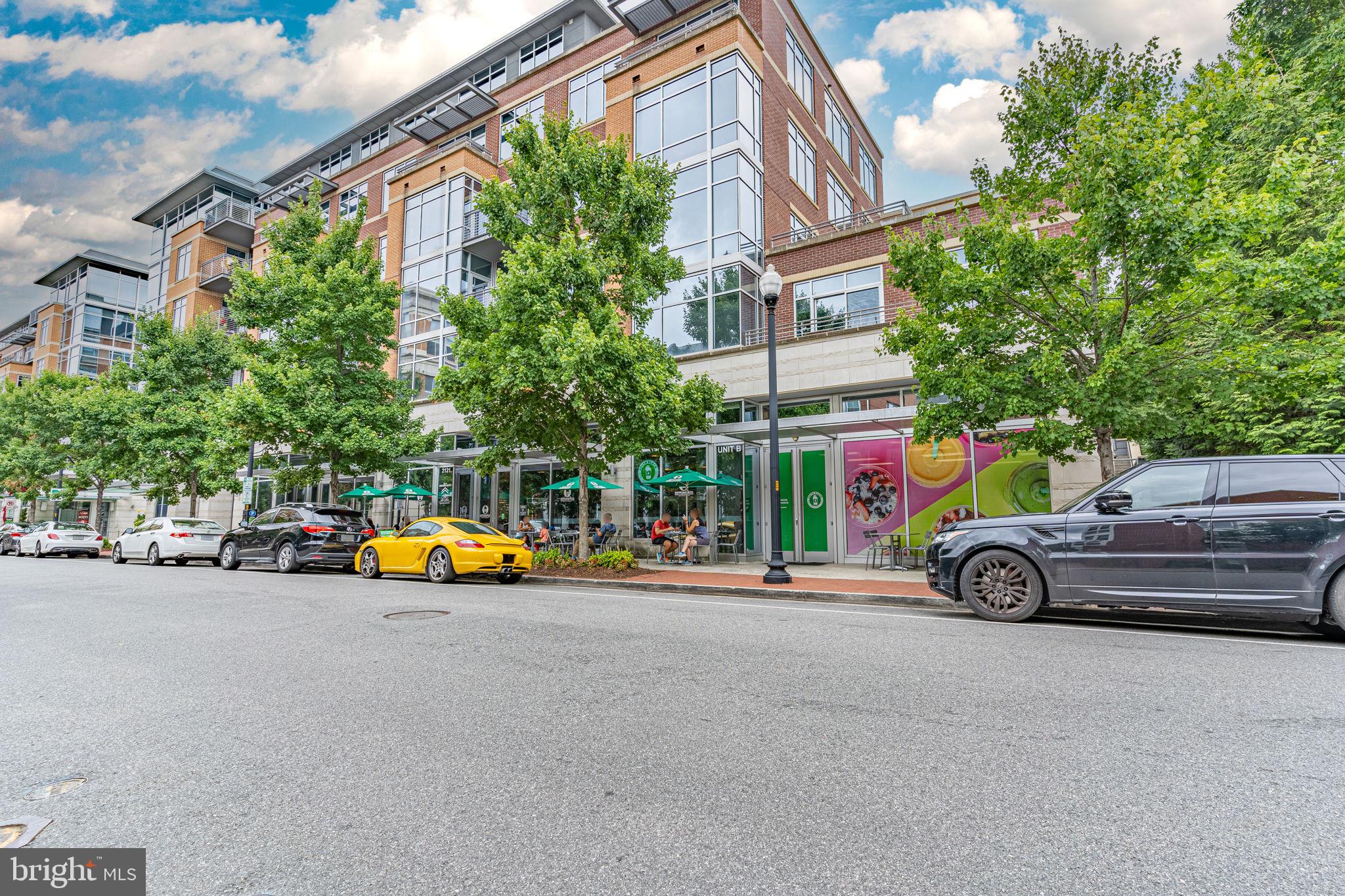 2200 N WESTMORELAND ST #229