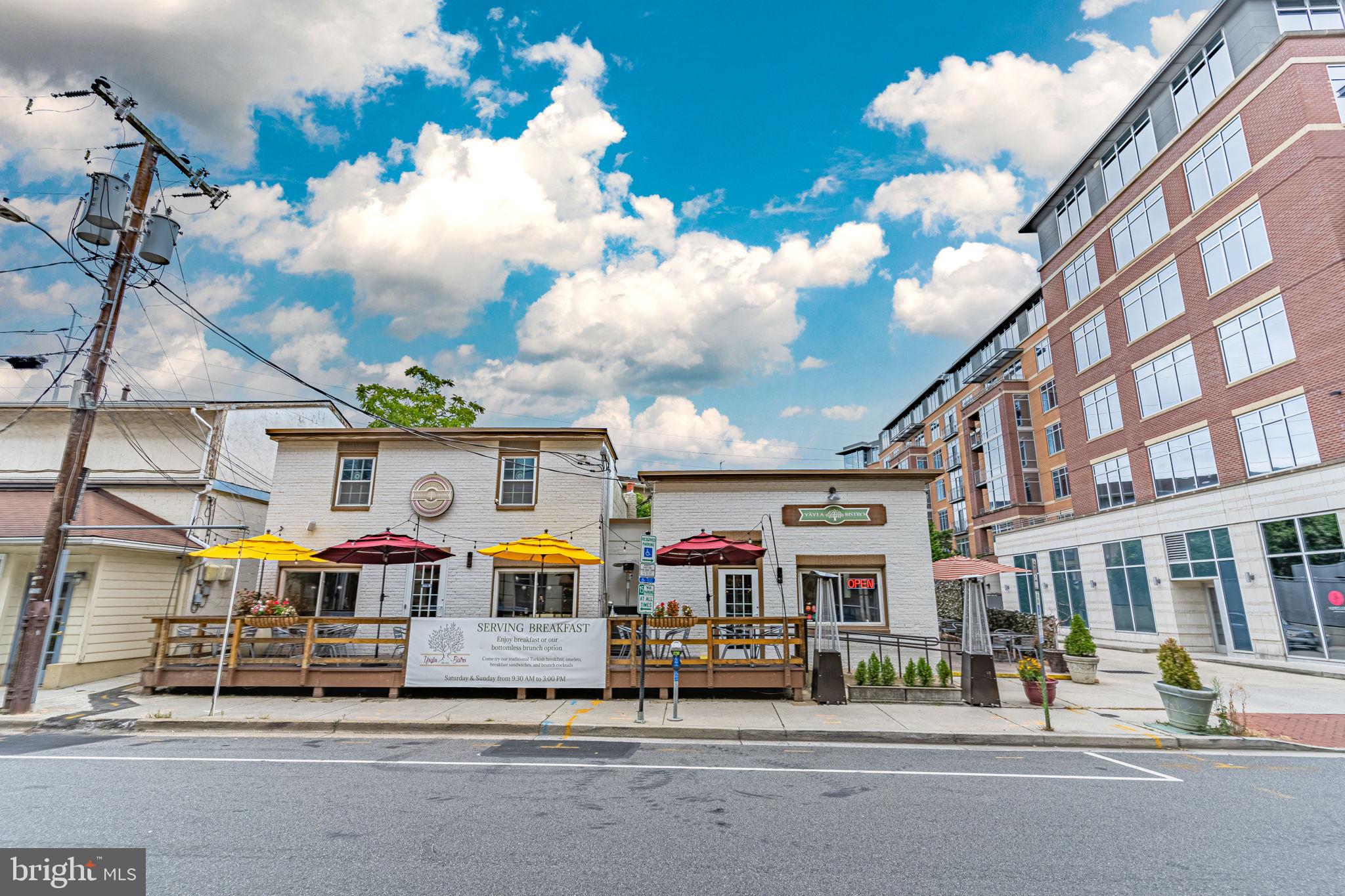 2200 N WESTMORELAND ST #229