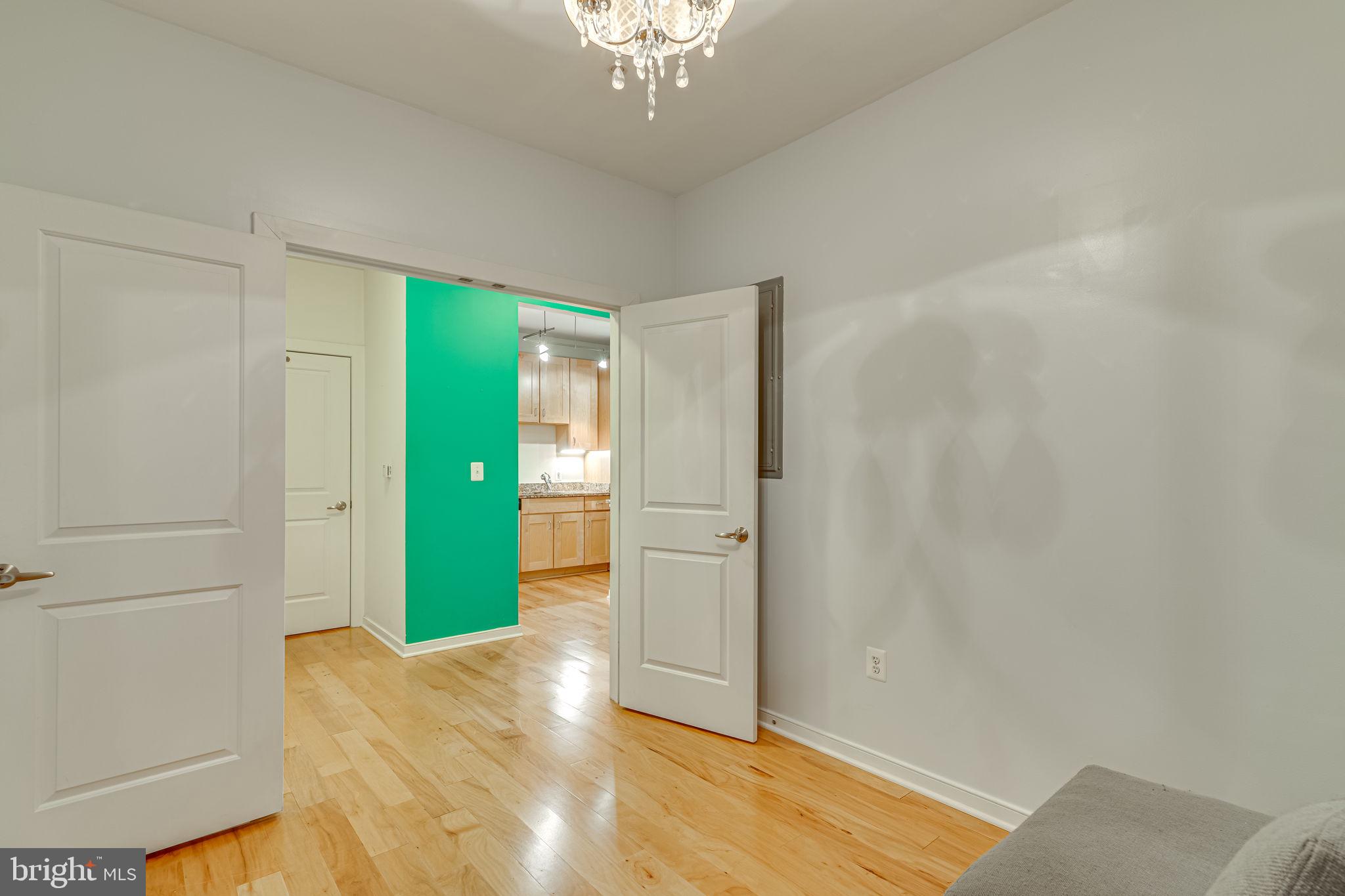 2200 N WESTMORELAND ST #229