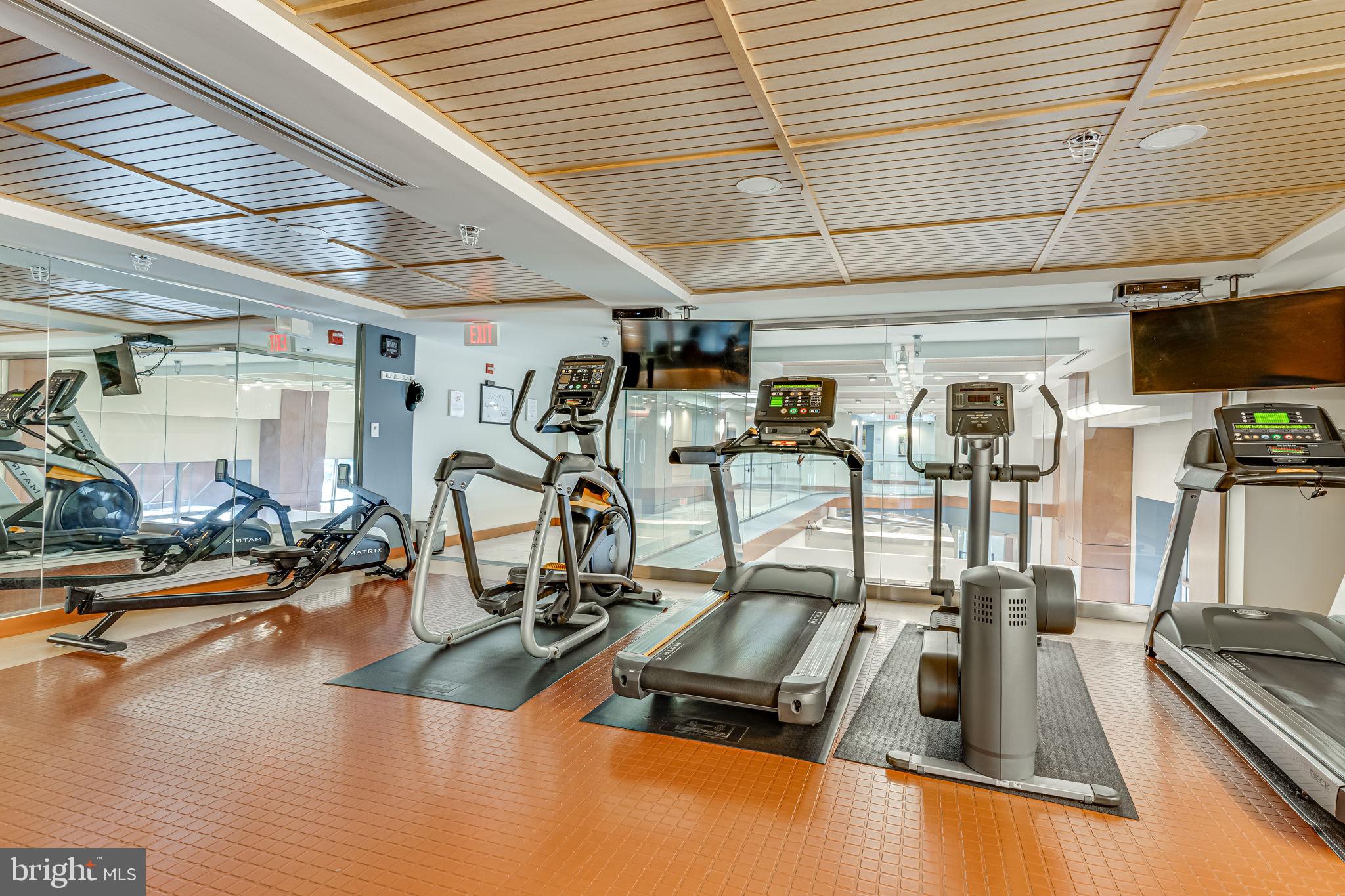 2200 N WESTMORELAND ST #229