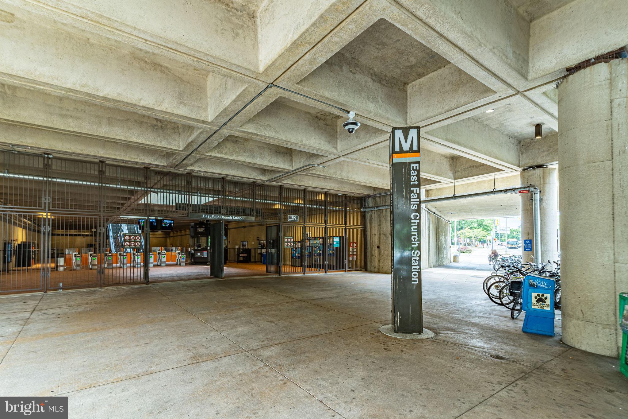 2200 N WESTMORELAND ST #229