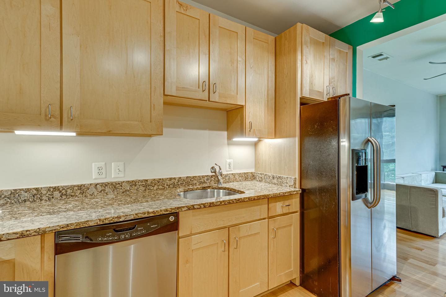 2200 N WESTMORELAND ST #229