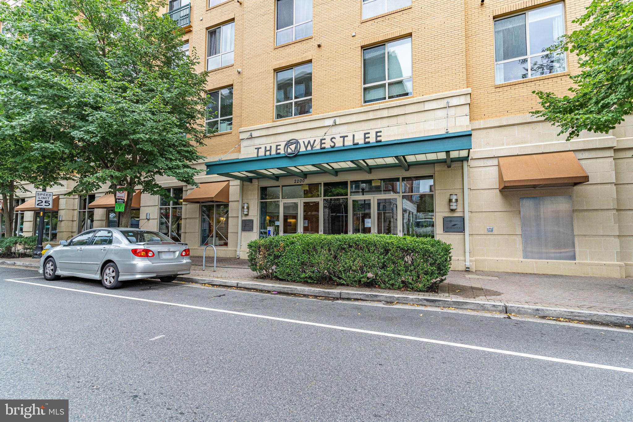 2200 N WESTMORELAND ST #229