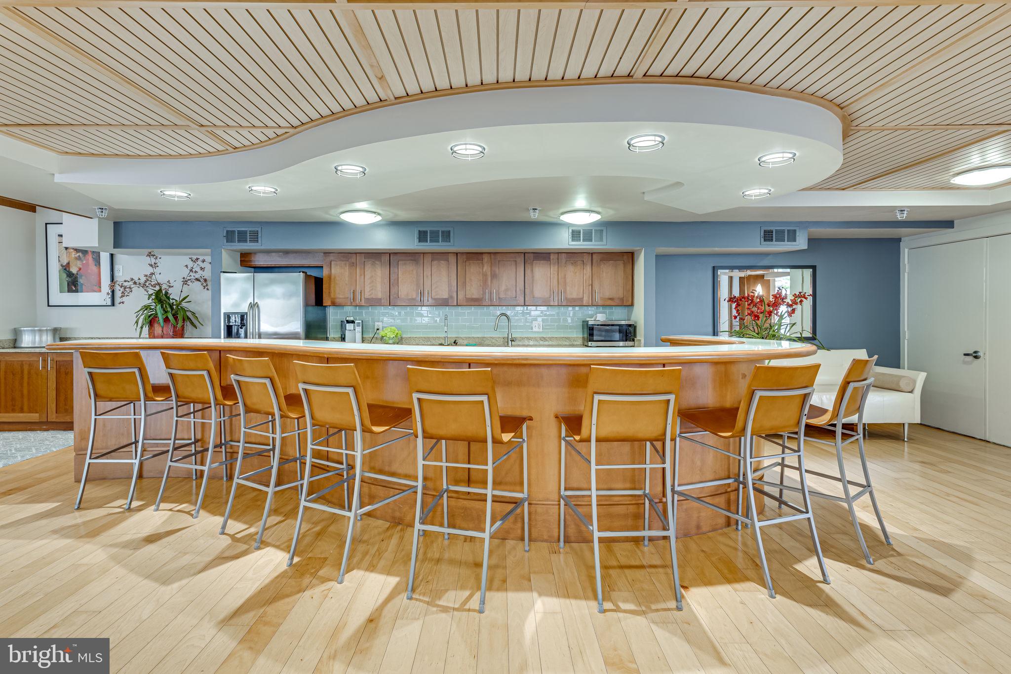 2200 N WESTMORELAND ST #229