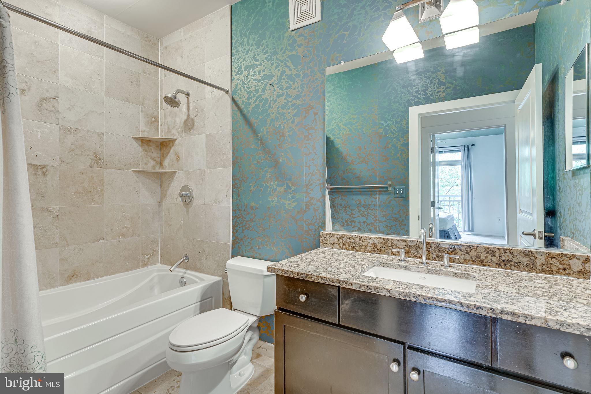 2200 N WESTMORELAND ST #229