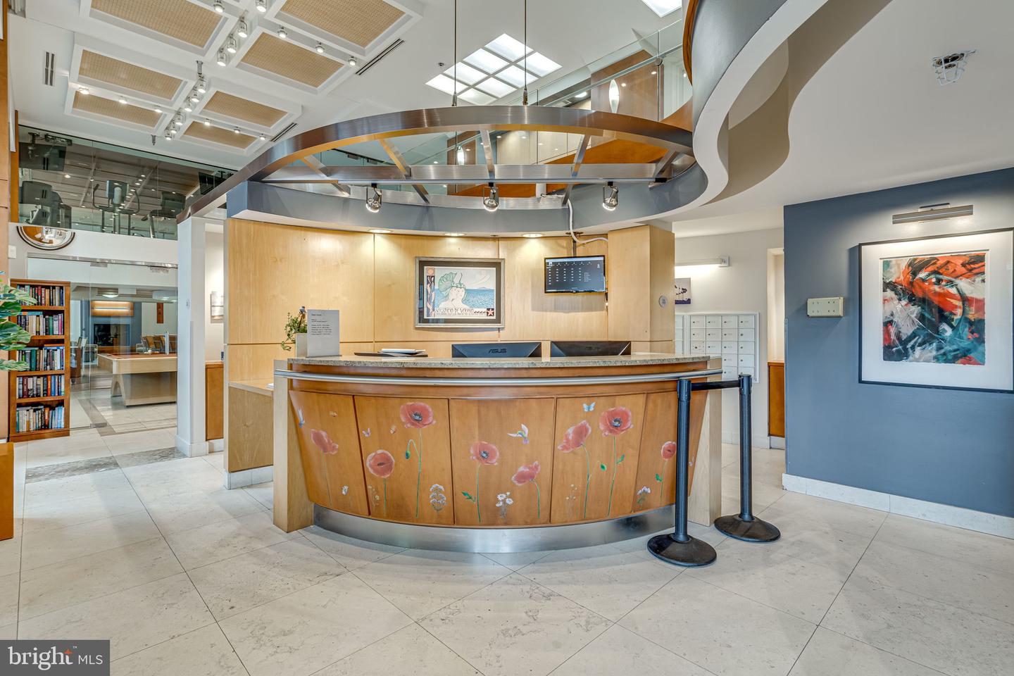 2200 N WESTMORELAND ST #229