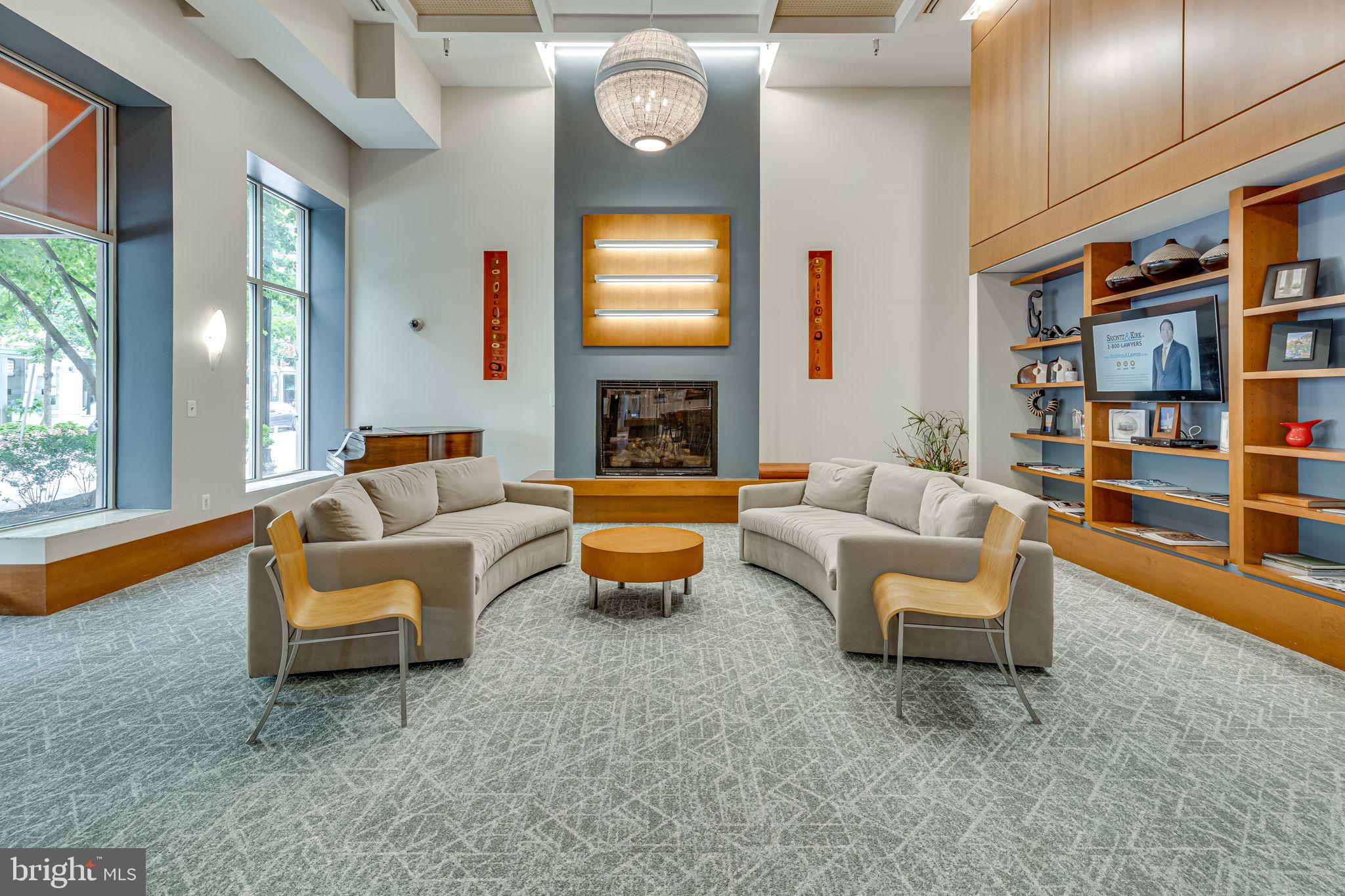 2200 N WESTMORELAND ST #229