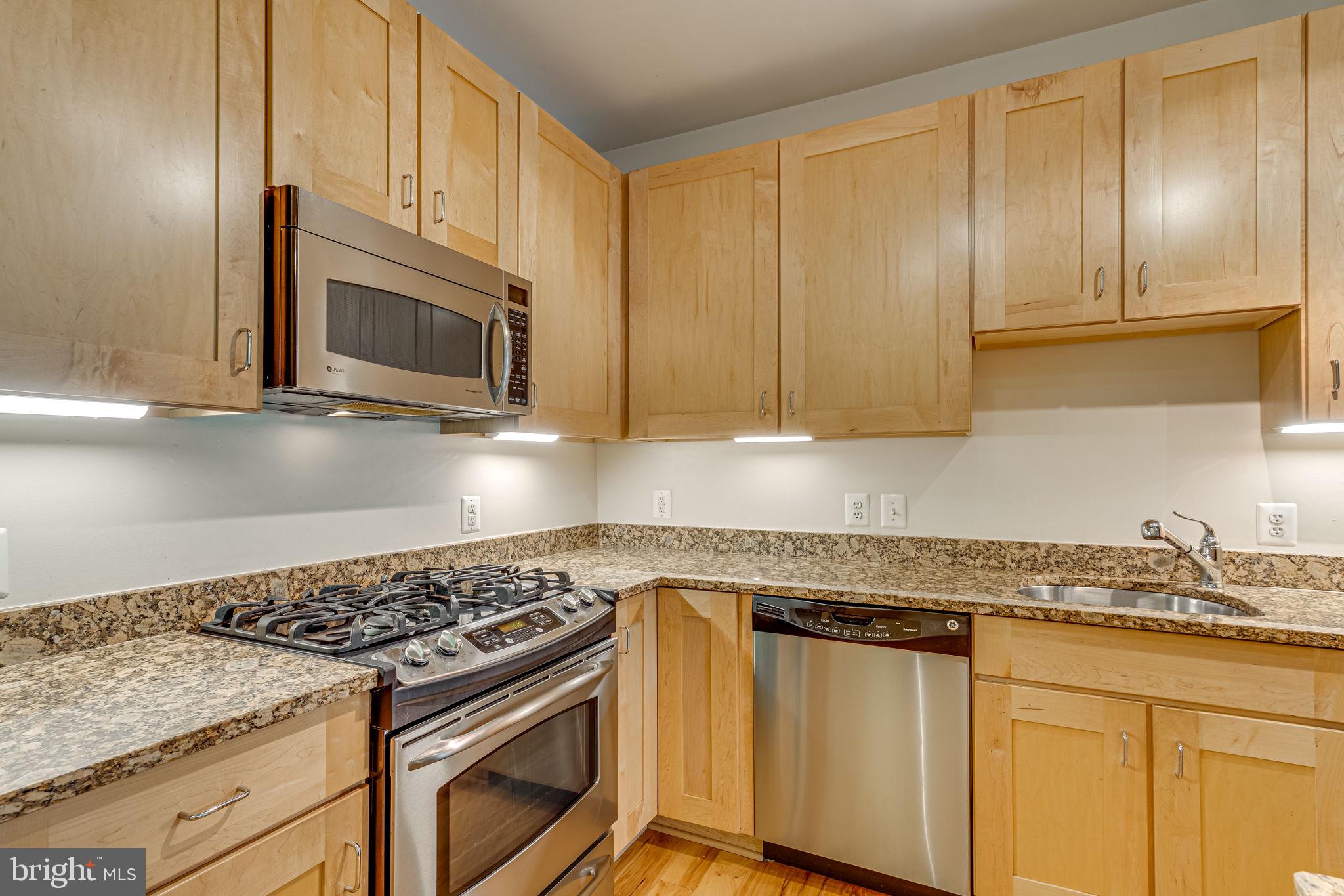 2200 N WESTMORELAND ST #229