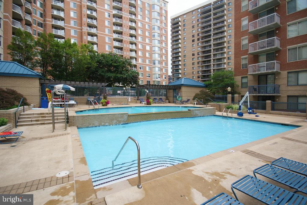 3835 9TH ST N #1007E